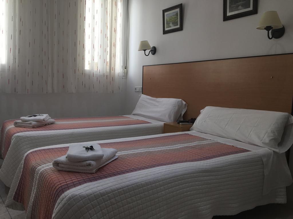 Hostal R. Lido Madrid Exterior photo