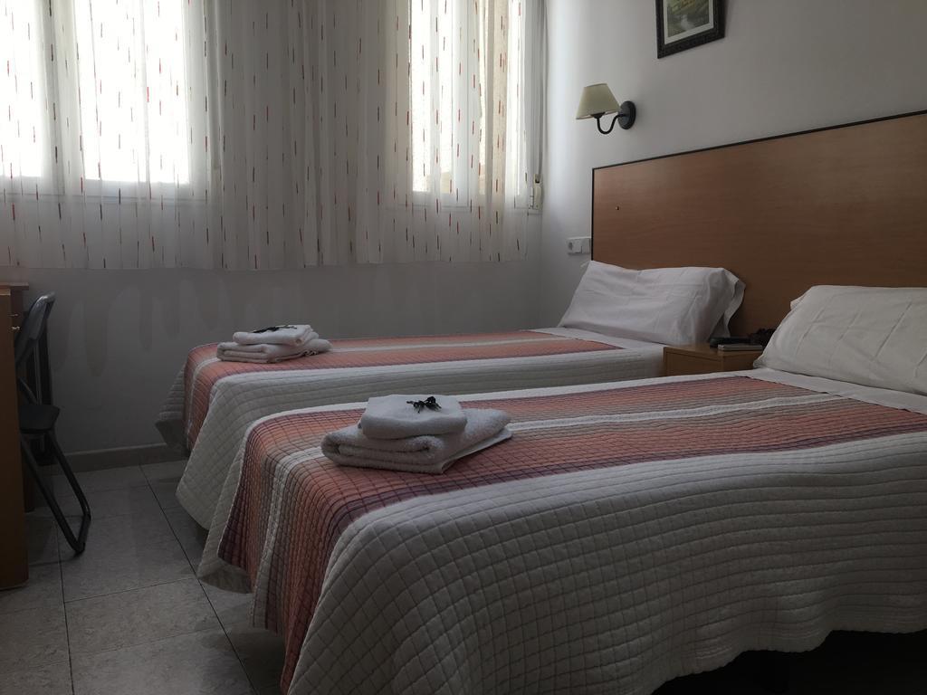 Hostal R. Lido Madrid Exterior photo
