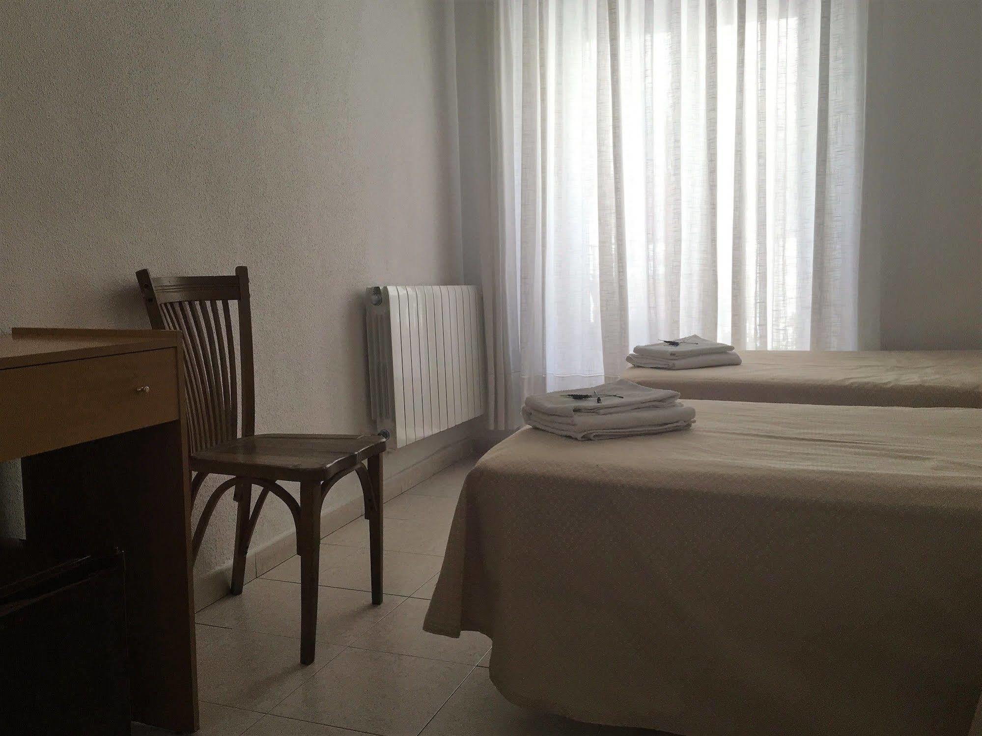 Hostal R. Lido Madrid Exterior photo